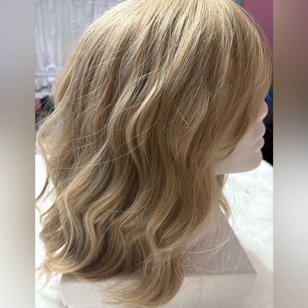 Blonde Wavy Hair Wig